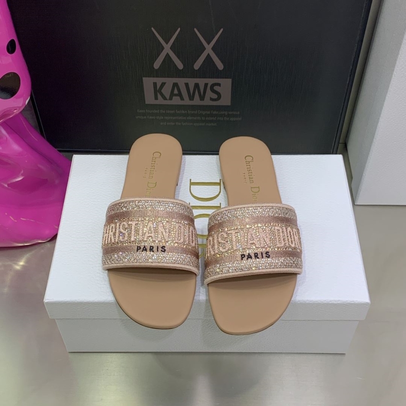 ch**an D*or slippers